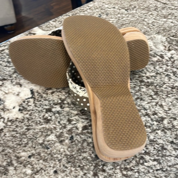 Sketchers sandals size 8 - Picture 3 of 3